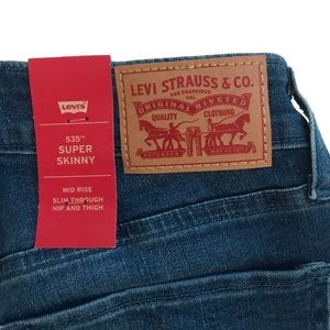 brand new levi’s skinny jeans